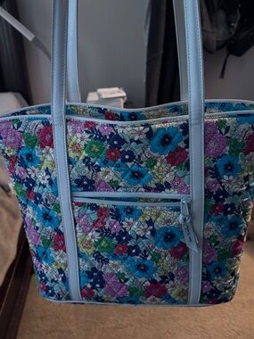 Floral Print Tote Bag in Multicolor - Stylish Everyday Carry